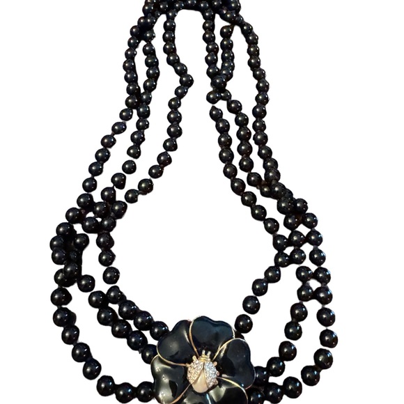 Stella & Dot Black Kelly Pearl Flower Clasp with Pavé Ladybug Necklace - Picture 13 of 13